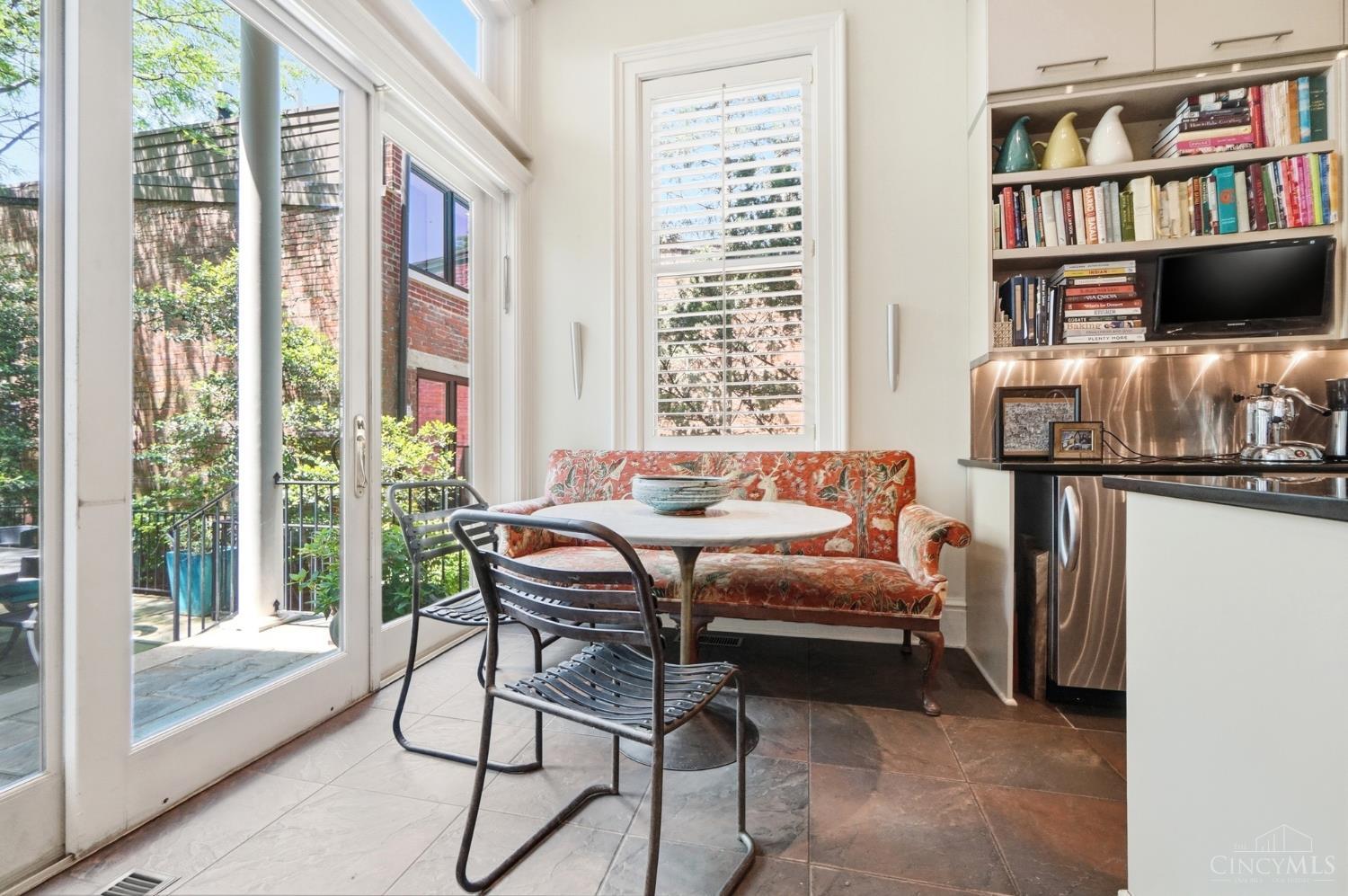 548 Liberty Hill, Cincinnati, OH, 45202 — photo 27