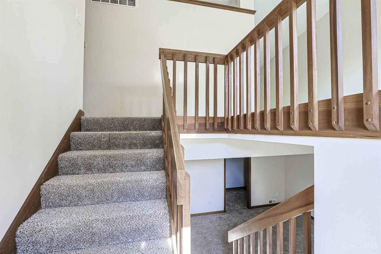 5th image of 2708 Bradford Dr, Middletown, OH 45044 | MLS# 1882280