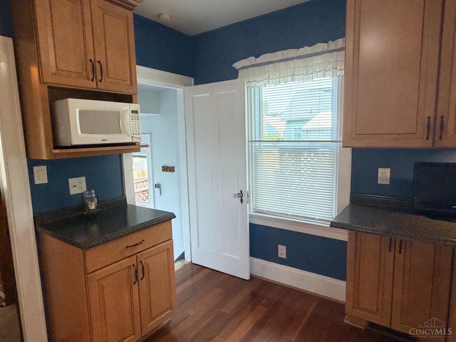 6848 Windward Street, Columbia Twp, OH, 45227-2618