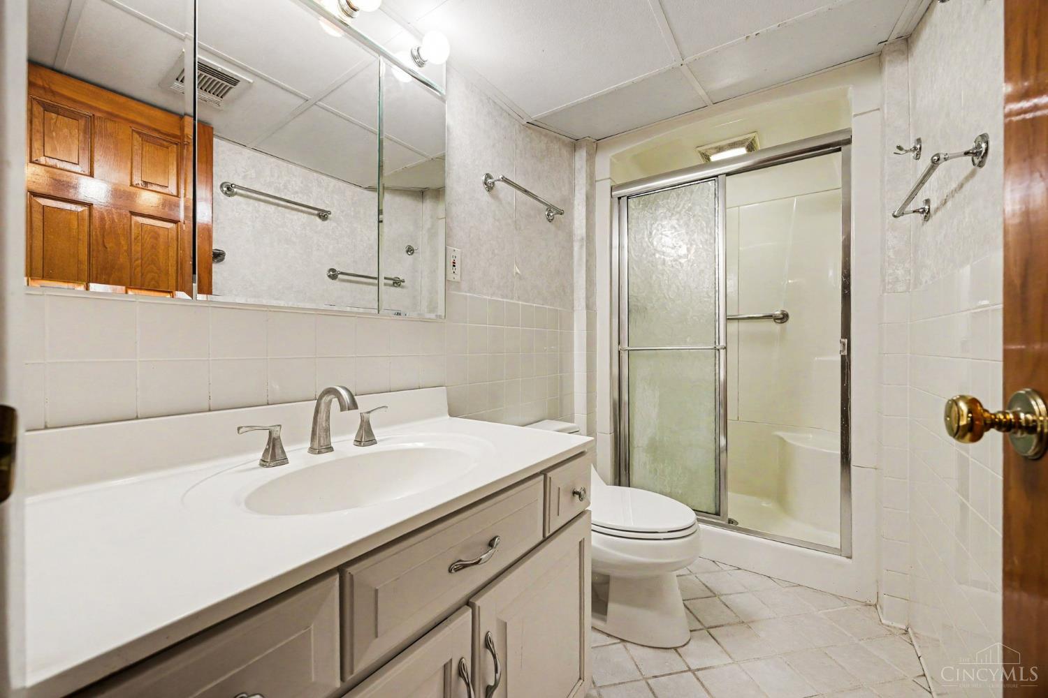 1034 Clifton Hills Avenue, Cincinnati, OH, 45220 — photo 17