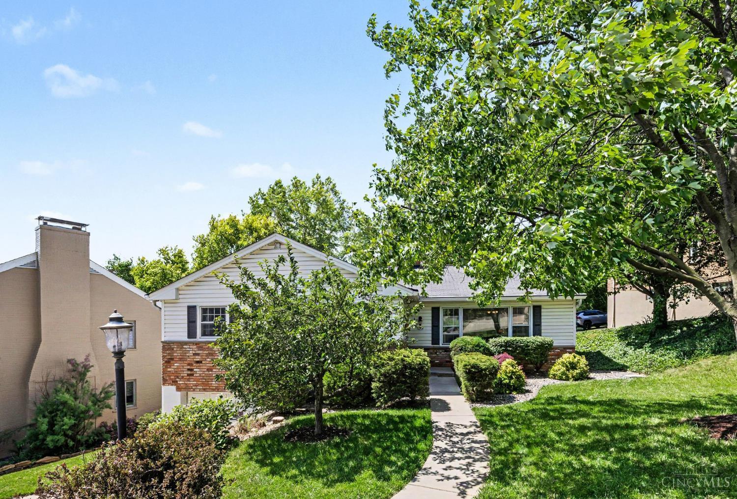 1034 Clifton Hills Avenue, Cincinnati, OH, 45220 — photo 2