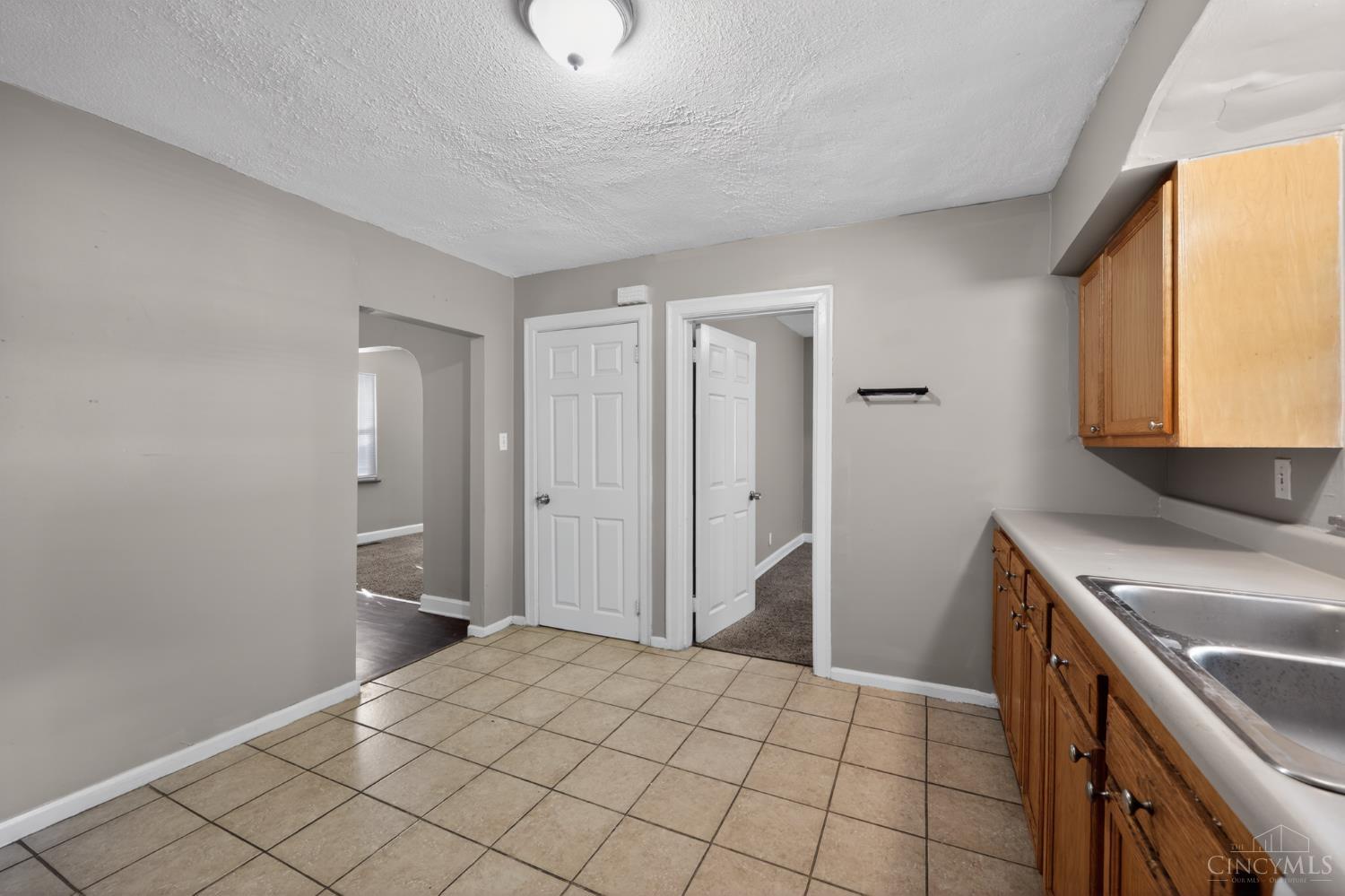 2484 Montana Avenue, Cincinnati, OH, 45211 — photo 9