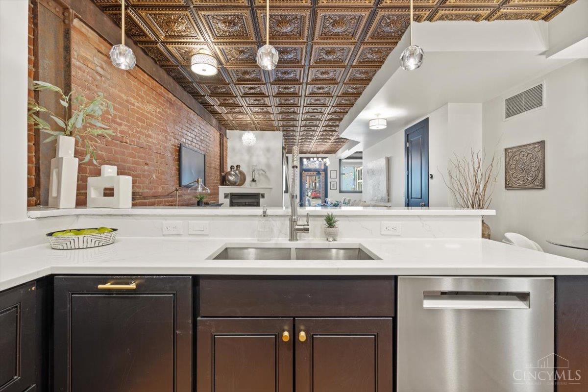 1302 Main Street, Cincinnati, OH, 45202 — photo 18
