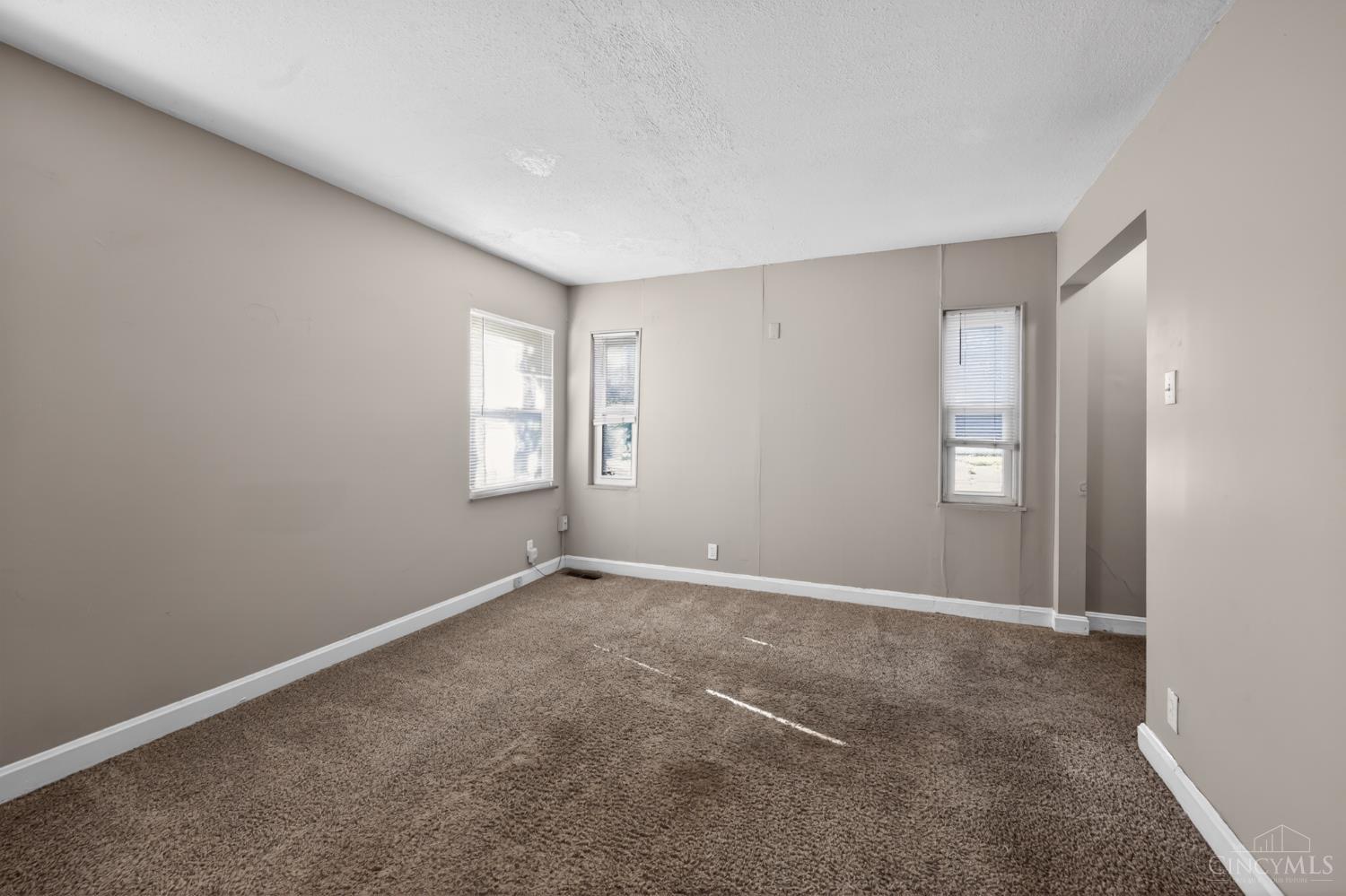 2484 Montana Avenue, Cincinnati, OH, 45211 — photo 3