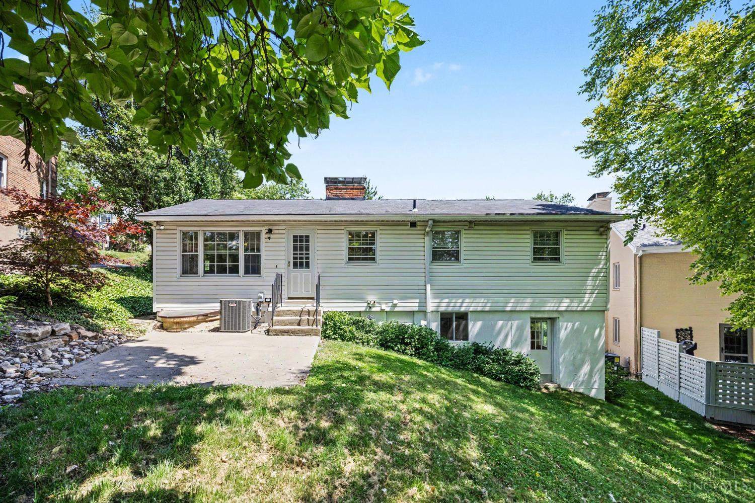 1034 Clifton Hills Avenue, Cincinnati, OH, 45220 — photo 26