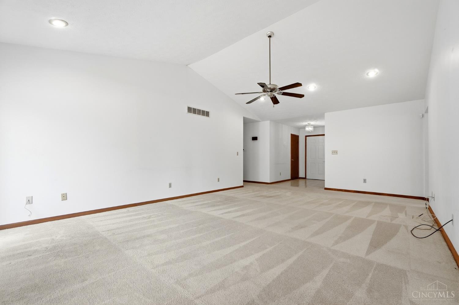 417 Kenec Drive, Middletown, OH, 45042 — photo 17