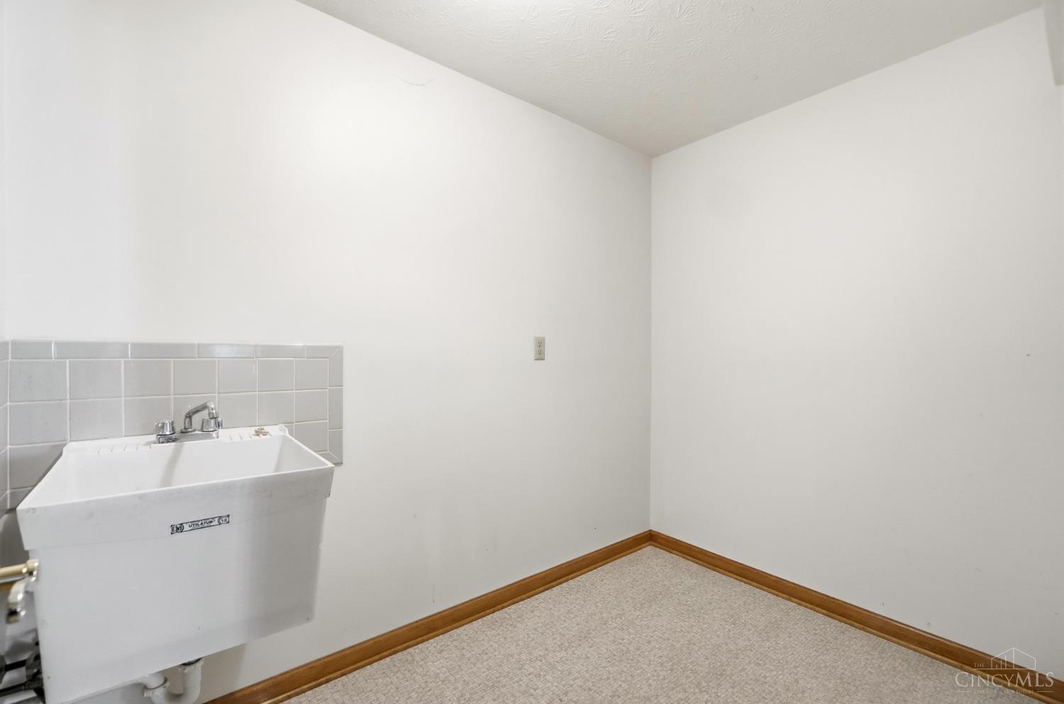 417 Kenec Drive, Middletown, OH, 45042 — photo 10