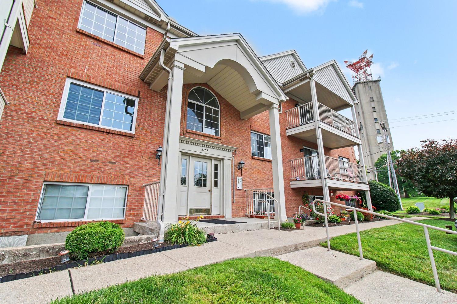 Homes for sale in Cincinnati, OH | 5769 Cheviot Rd #2D, Cincinnati, OH 45247 | MLS# 1882584