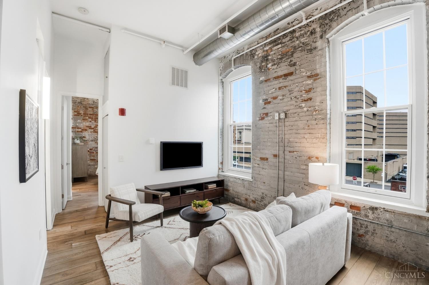 813 Broadway Street