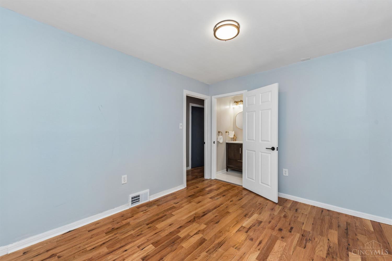 5018 Ravenna Street, Cincinnati, OH, 45227 — photo 17