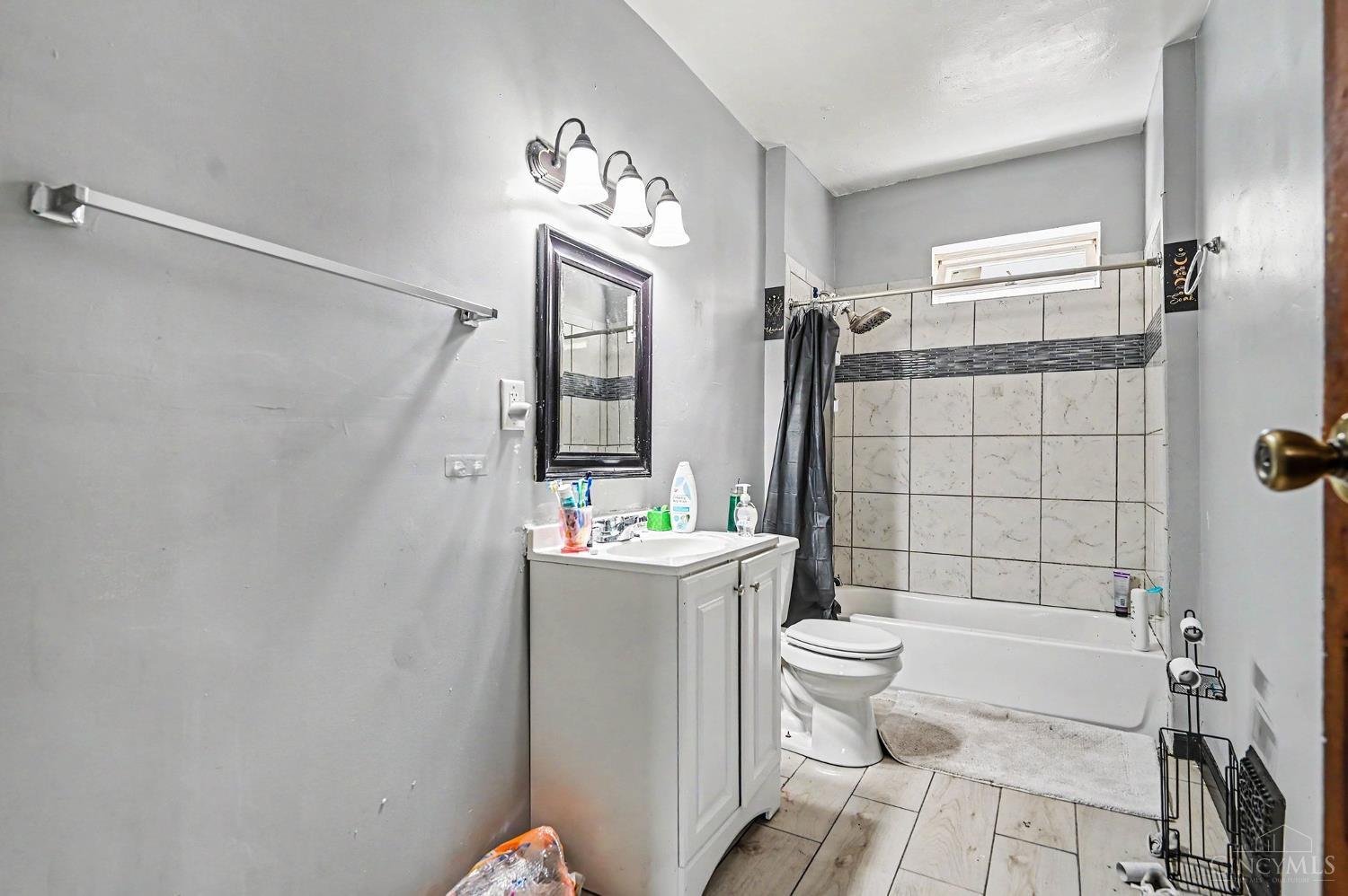 3566 Vine Street, Cincinnati, OH, 45220 — photo 8