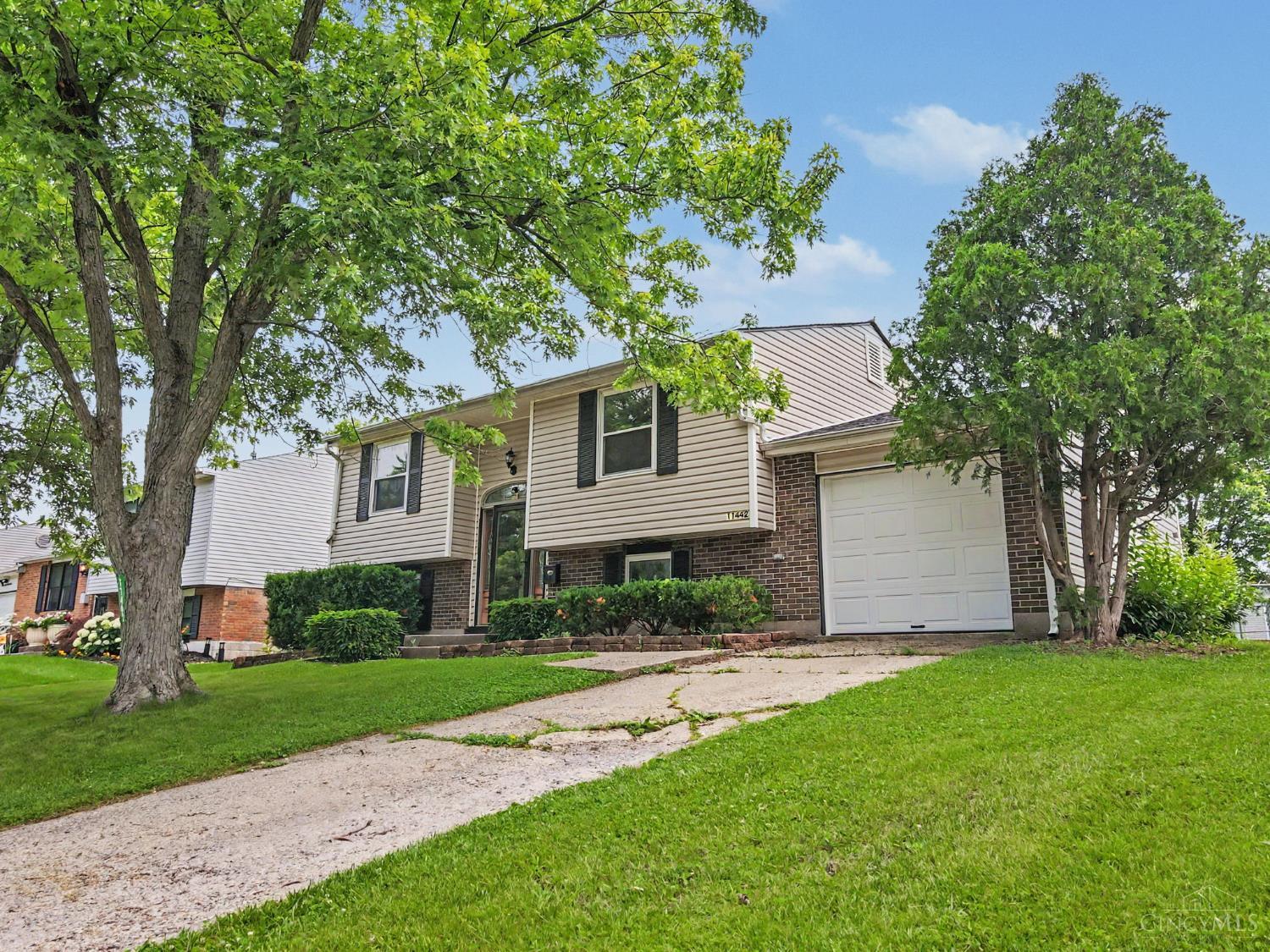Homes for sale in Forest Park, OH | 11442 Kary Ln, Forest Park, OH 45240 | MLS# 1882692