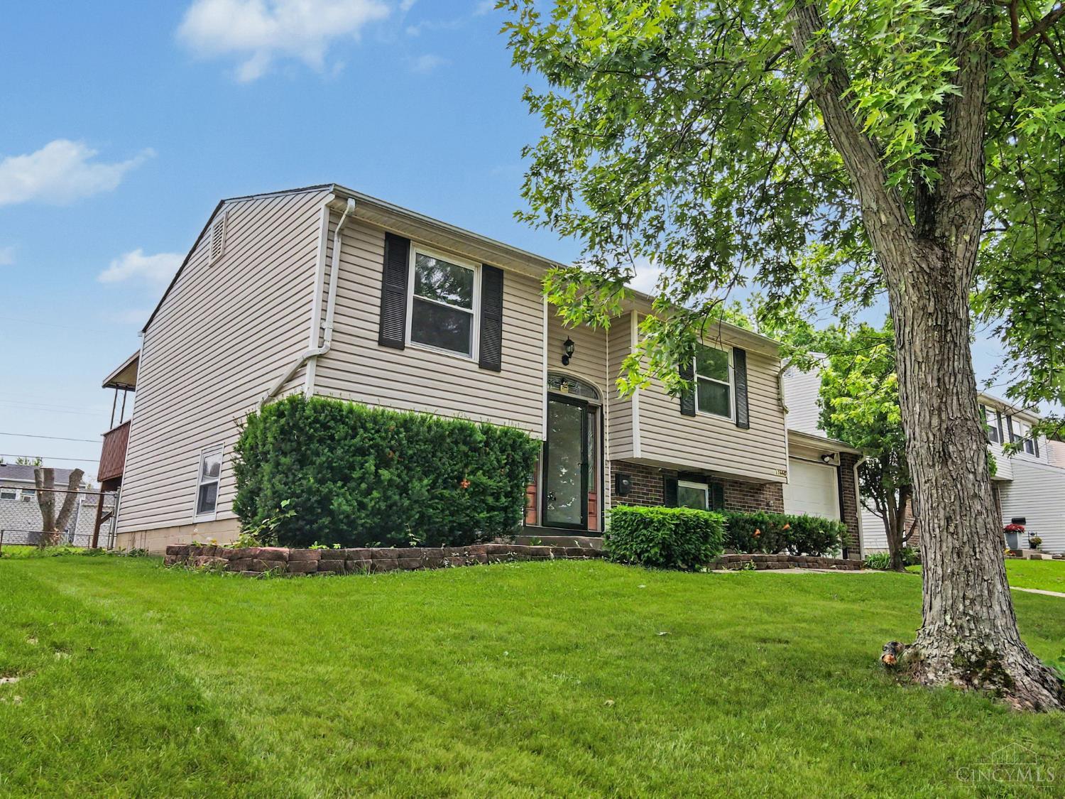 Homes for sale in Forest Park, OH | 11442 Kary Ln, Forest Park, OH 45240 | MLS# 1882692
