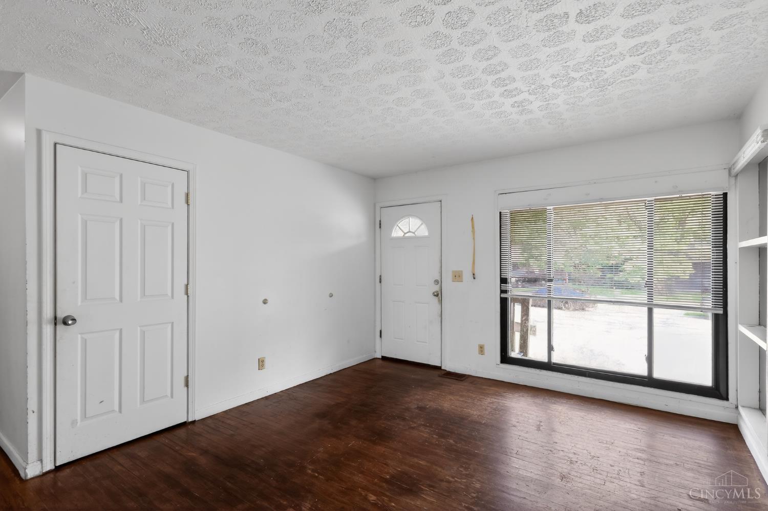 8868 Ebro Court, Springfield Twp., OH, 45231 — photo 4