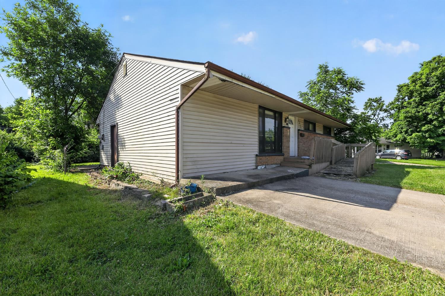 8868 Ebro Court, Springfield Twp., OH, 45231 — photo 3