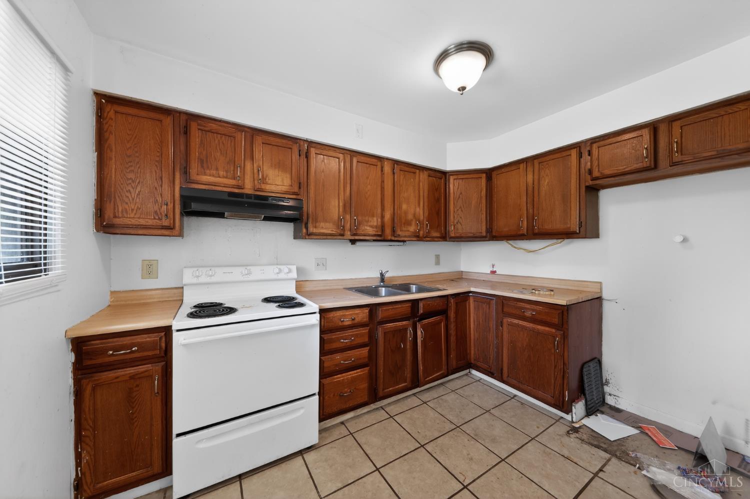 8868 Ebro Court, Springfield Twp., OH, 45231 — photo 5