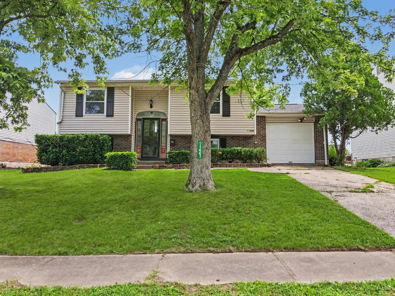 Homes for sale in Forest Park, OH | 11442 Kary Ln, Forest Park, OH 45240 | MLS# 1882692