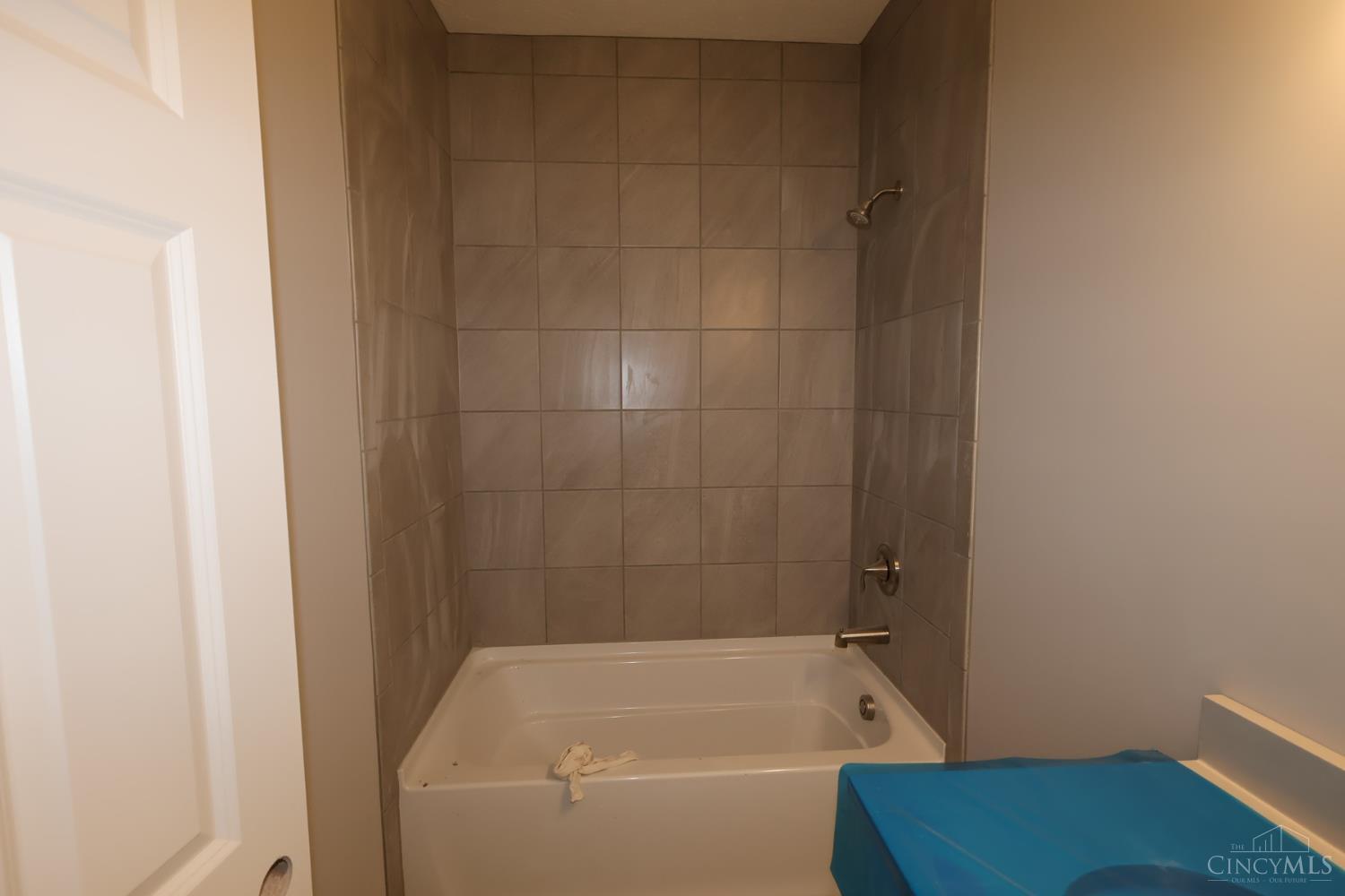 1752 Goldfinch Lane #136, Miami Twp, OH, 45150 — photo 6