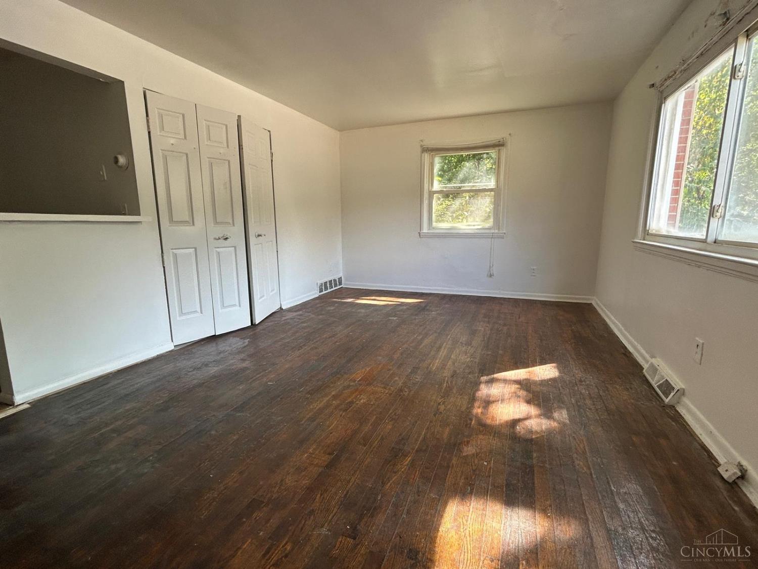 128 Clinton Springs Avenue, Cincinnati, OH, 45217 — photo 10