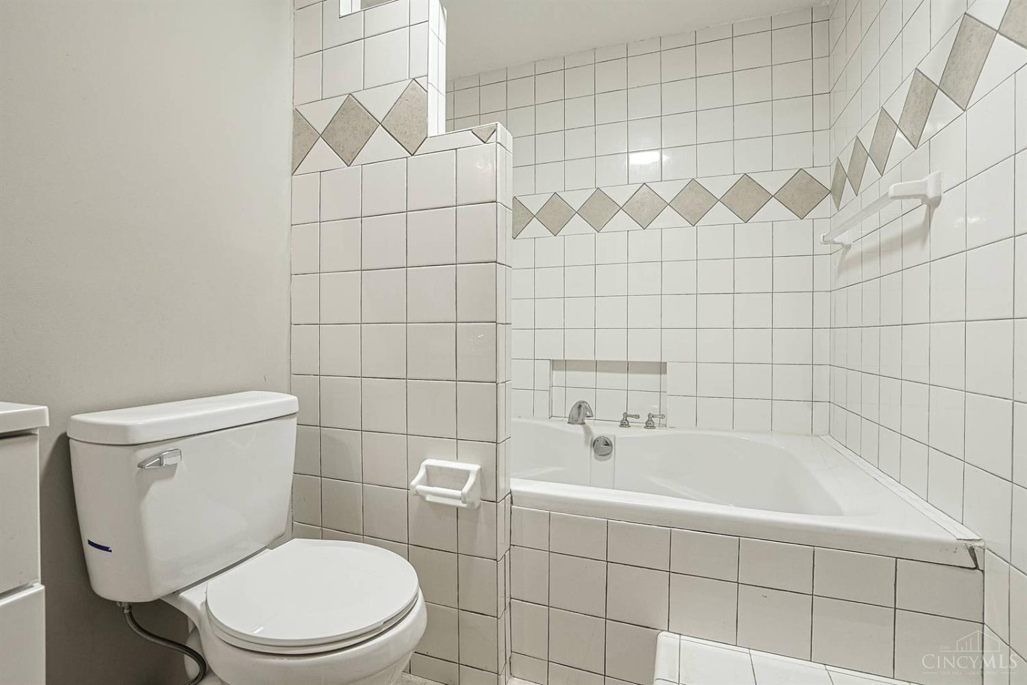 1047 Golfview Road, Middletown, OH, 45042 — photo 31