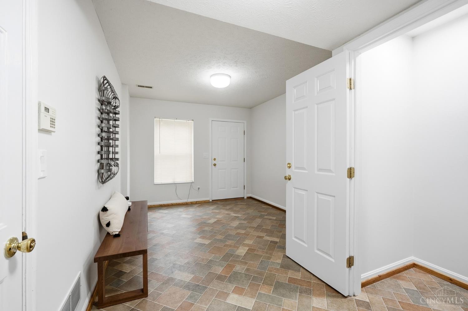 1013 John Street, Cincinnati, OH, 45203 — photo 27