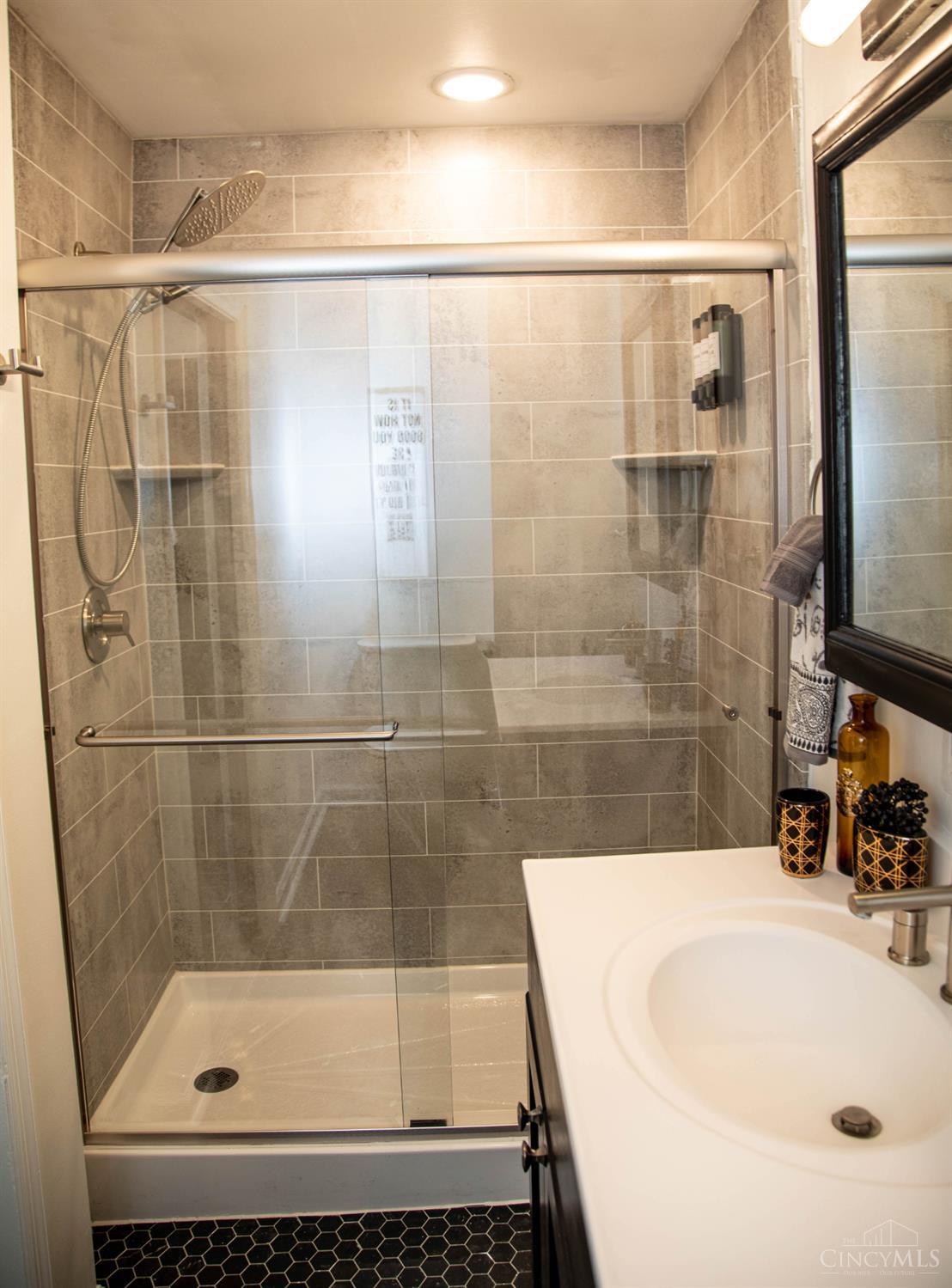 512 Fairbanks Avenue, Cincinnati, OH, 45205 — photo 30