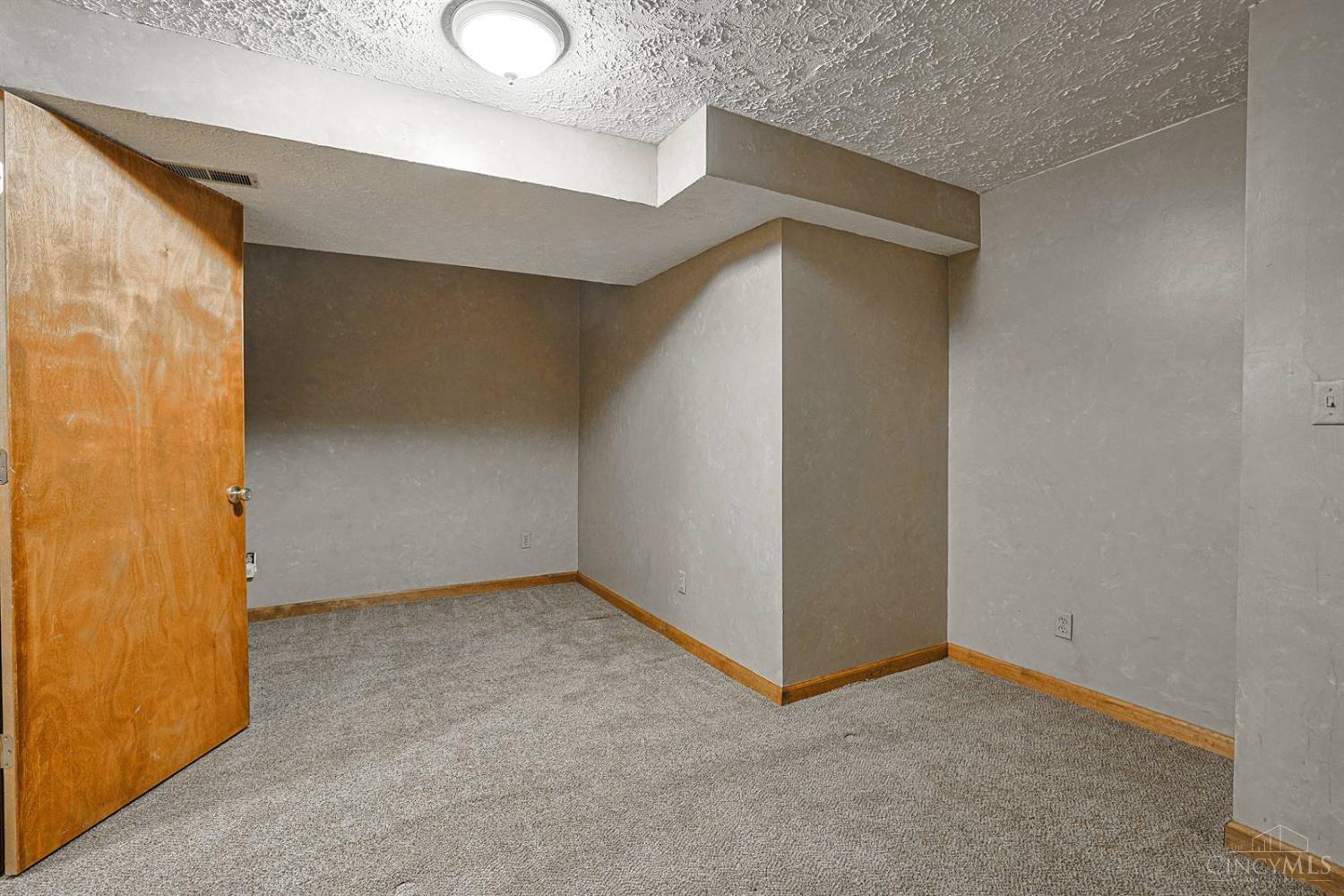 1047 Golfview Road, Middletown, OH, 45042 — photo 23