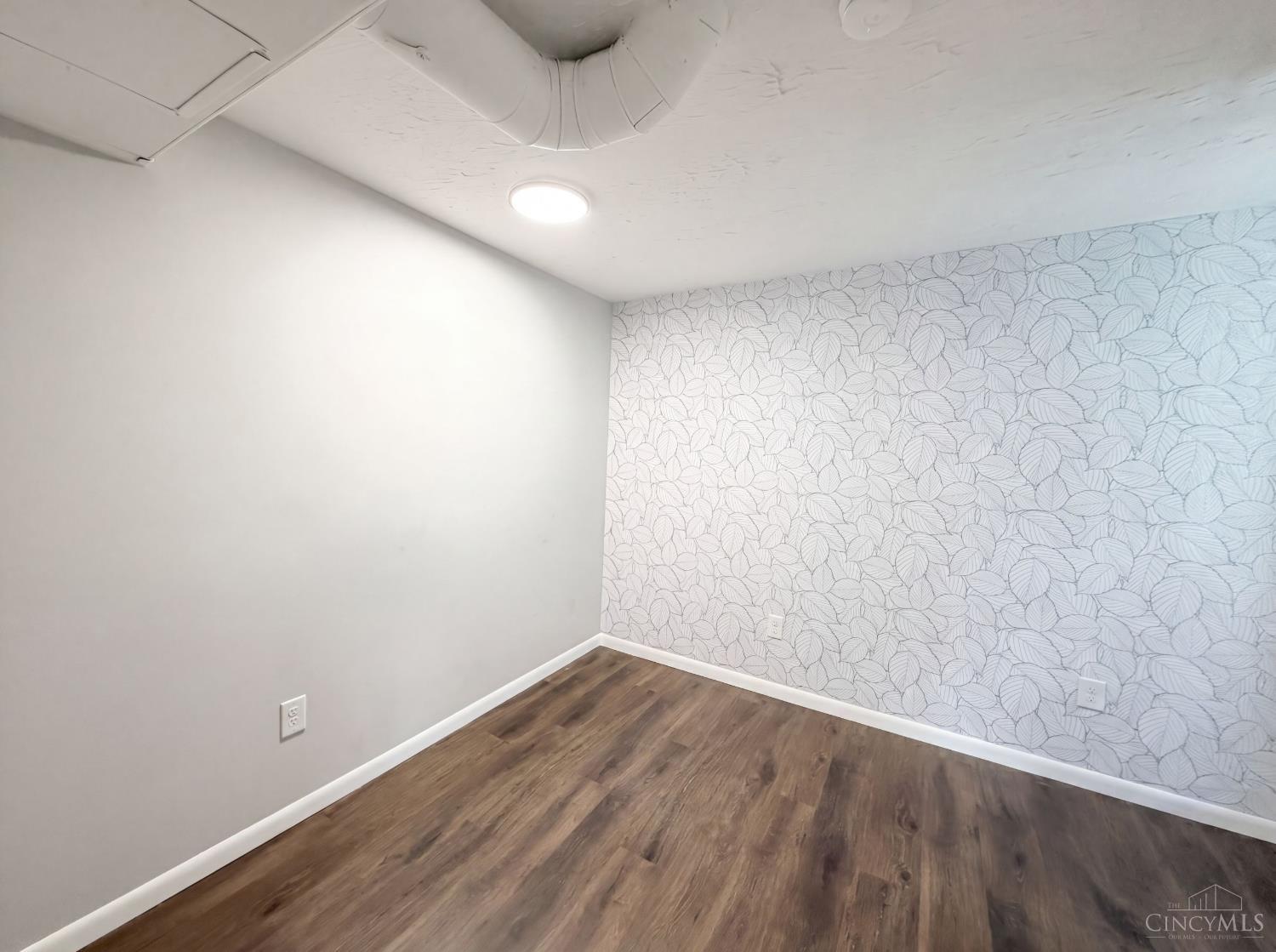577 Lowell Avenue, Cincinnati, OH, 45220 — photo 12