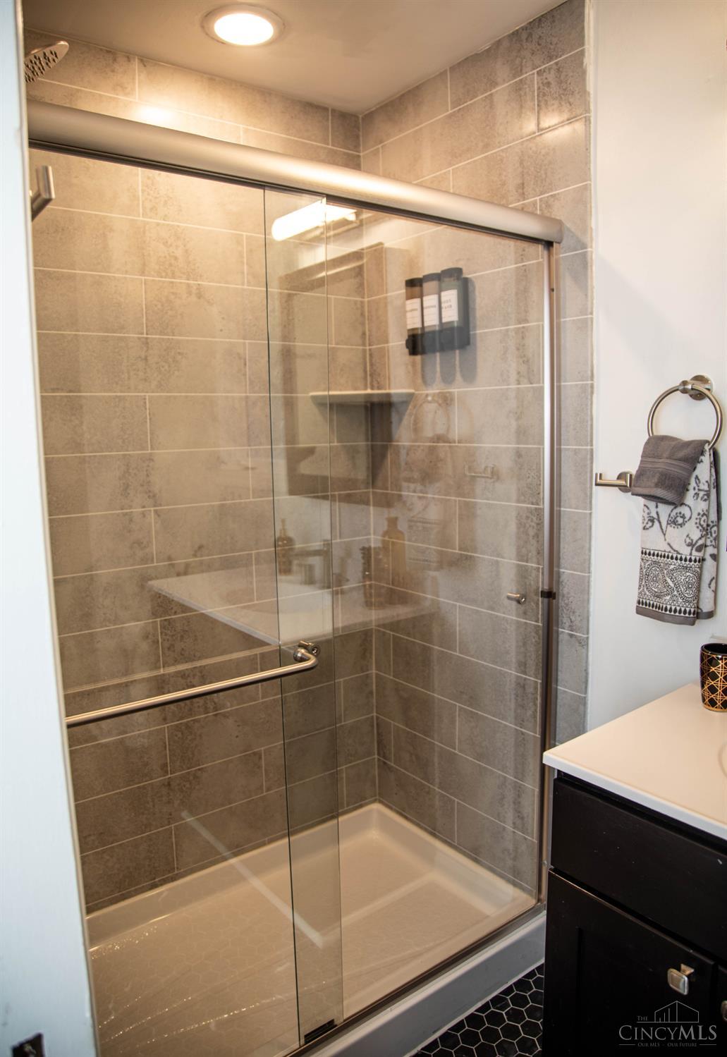 512 Fairbanks Avenue, Cincinnati, OH, 45205 — photo 32