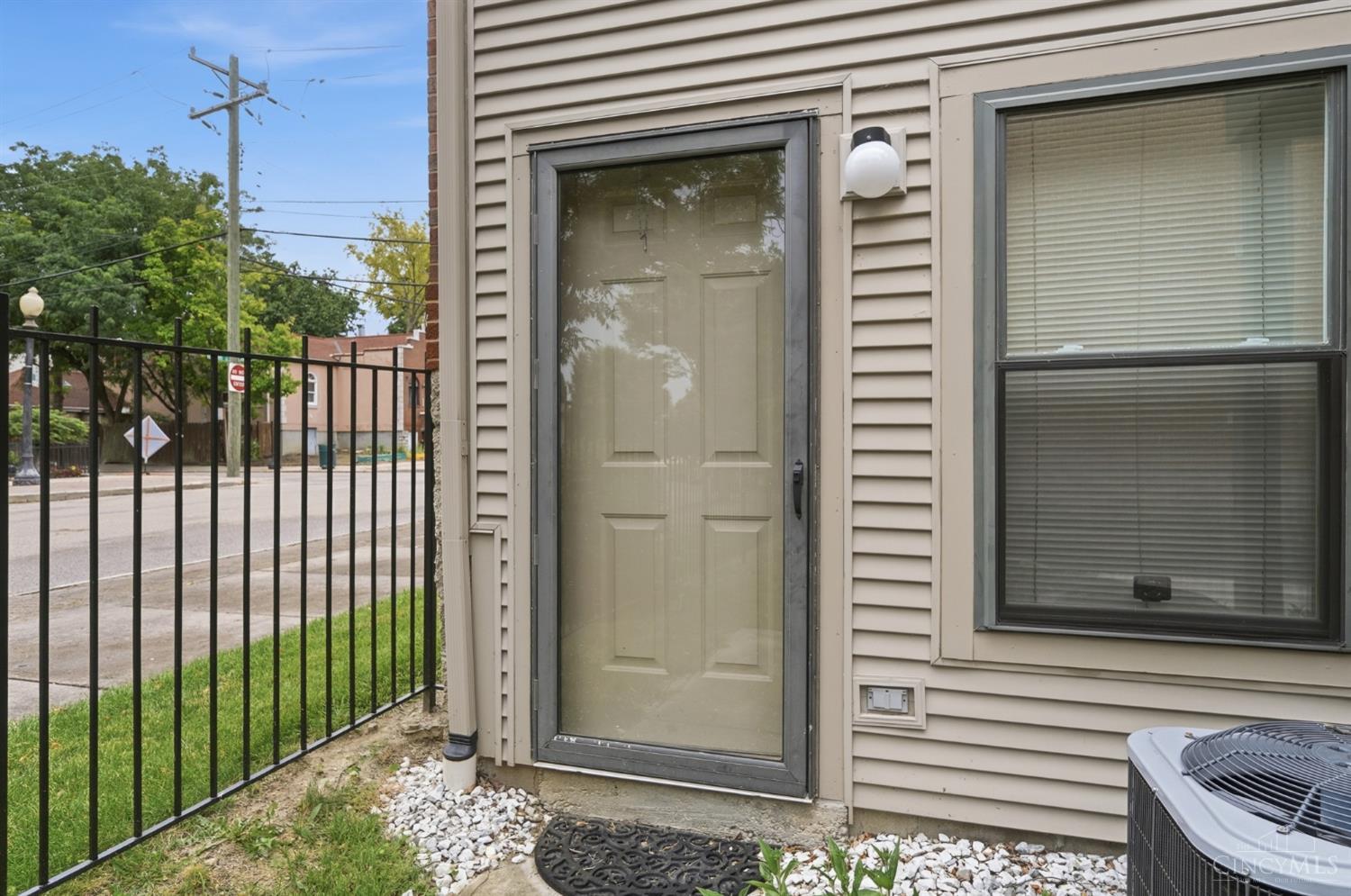 1013 John Street, Cincinnati, OH, 45203 — photo 28