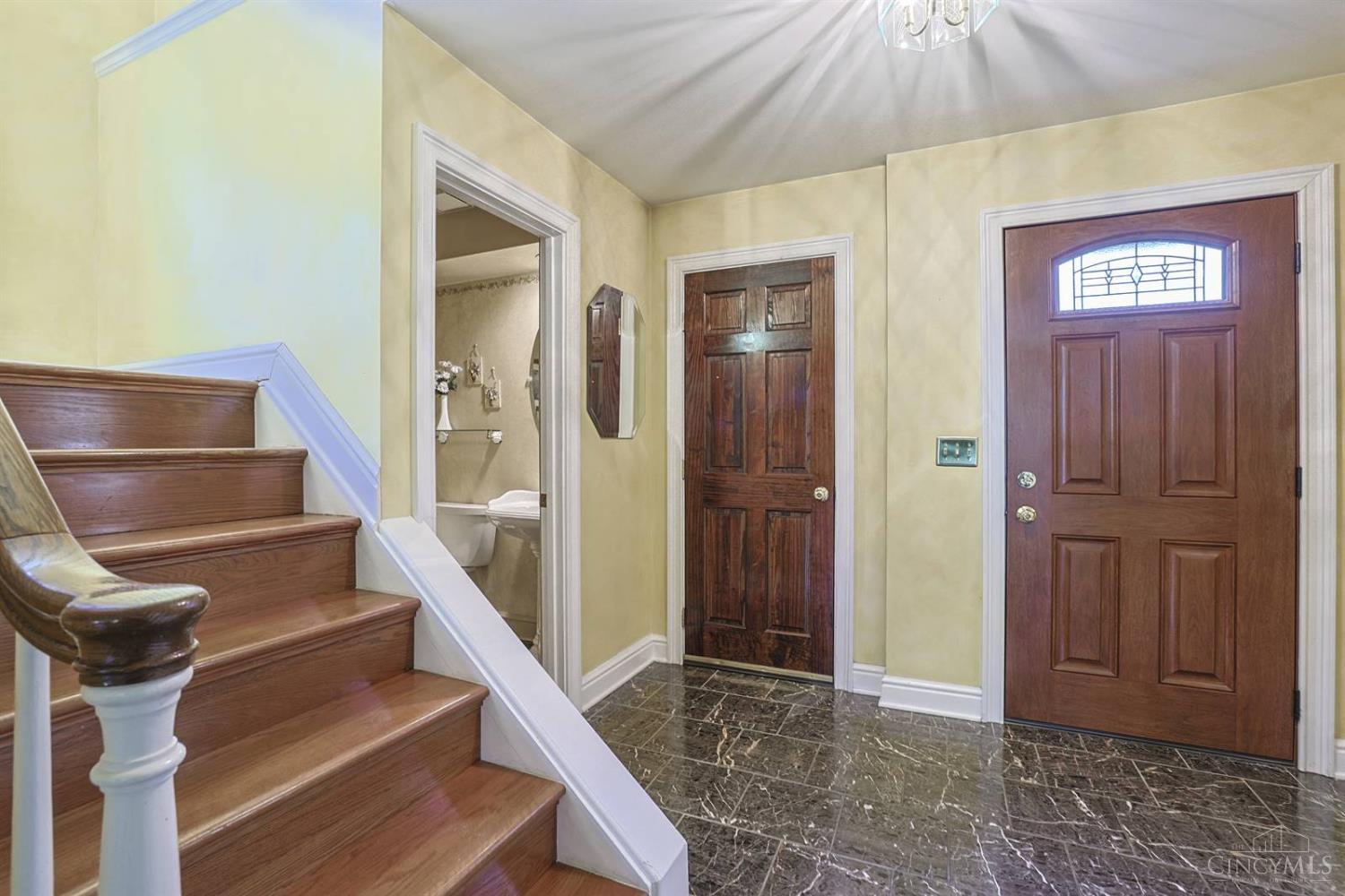 Photo 3 of Sale Pending at 1081 Oysterbay Dr, Anderson Twp, OH 45255 | MLS# 1882943 | Listing updated on 2026-09-18