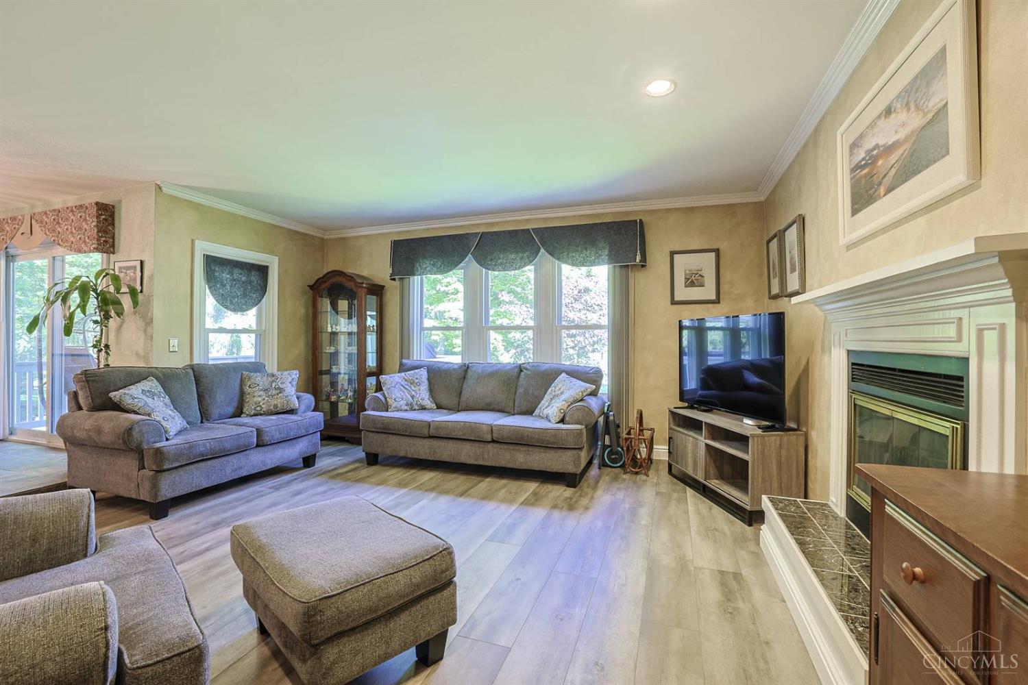 Photo 4 of Sale Pending at 1081 Oysterbay Dr, Anderson Twp, OH 45255 | MLS# 1882943 | Listing updated on 2026-09-18