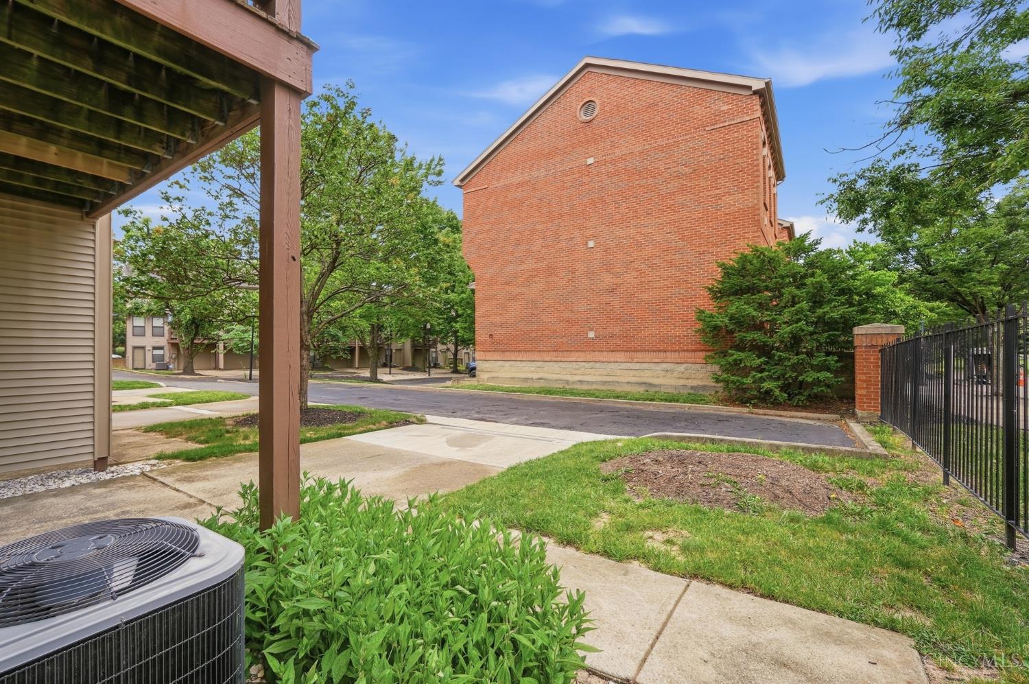 1013 John Street, Cincinnati, OH, 45203 — photo 29