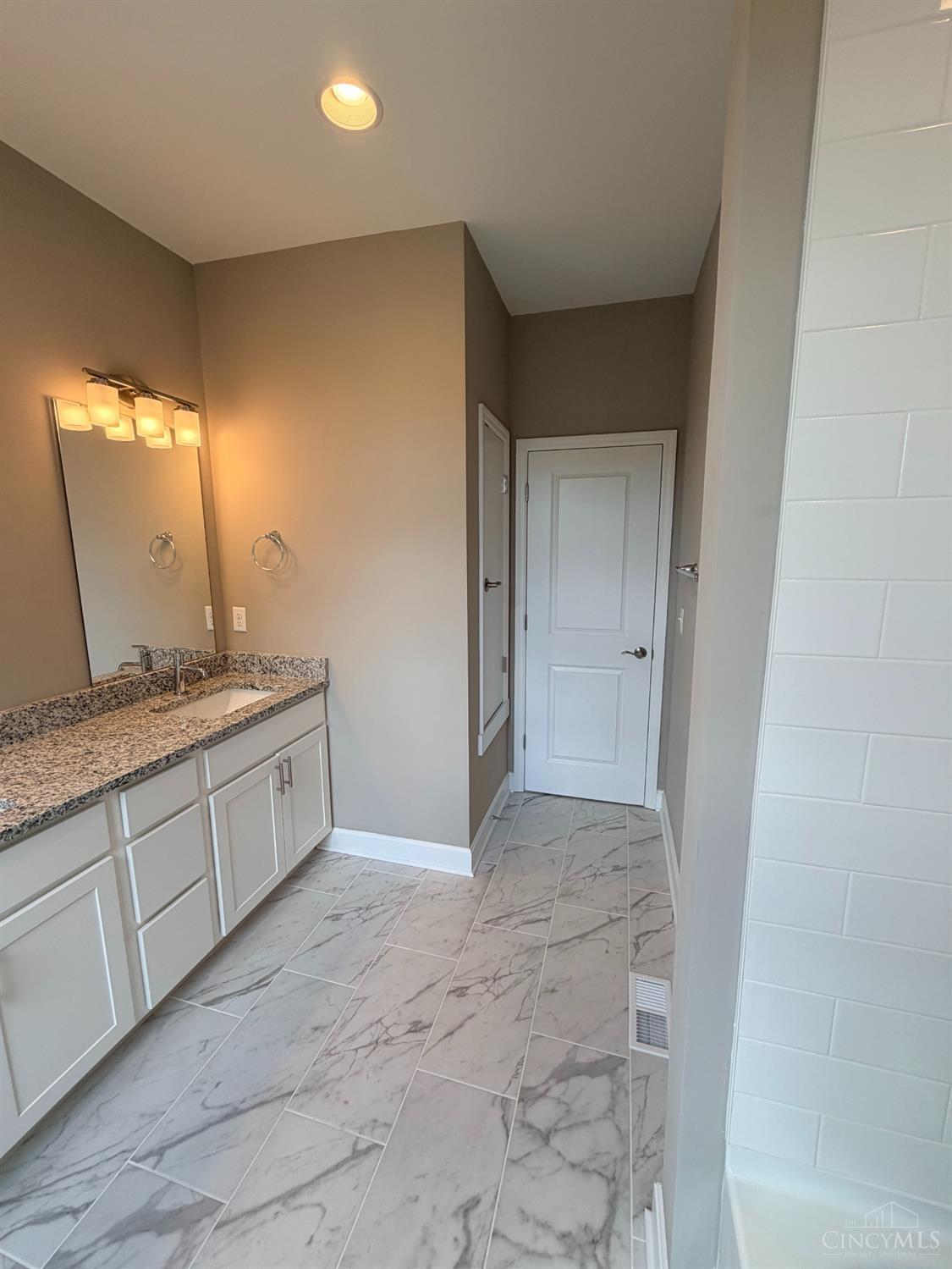 377 Cityscape West Drive, Cincinnati, OH, 45205 — photo 14