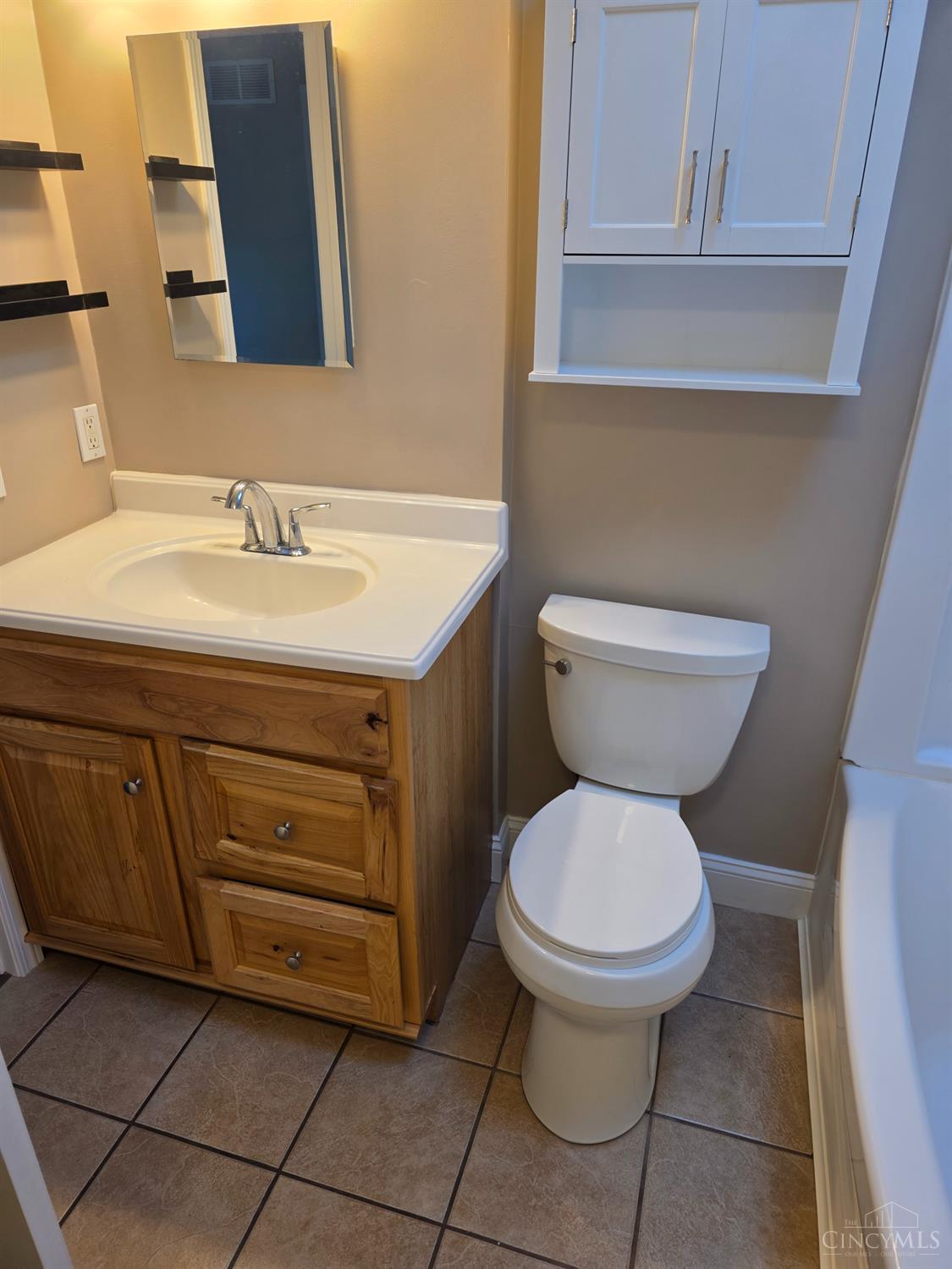 5572 Creekwood Circle, West Chester, OH, 45069 — photo 15