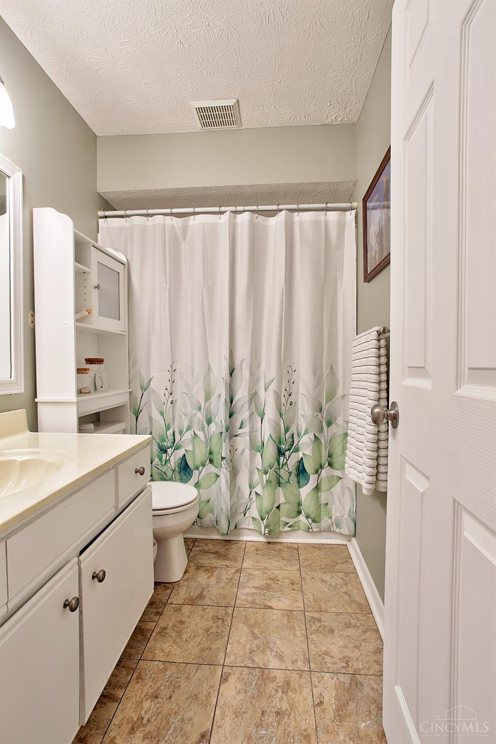 5975 Meadow Creek Drive #12, Miami Twp, OH, 45150 — photo 8