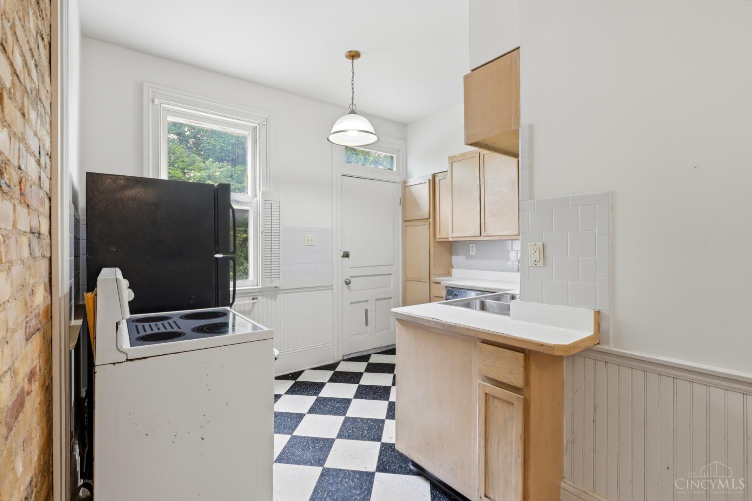 This home — photo 11