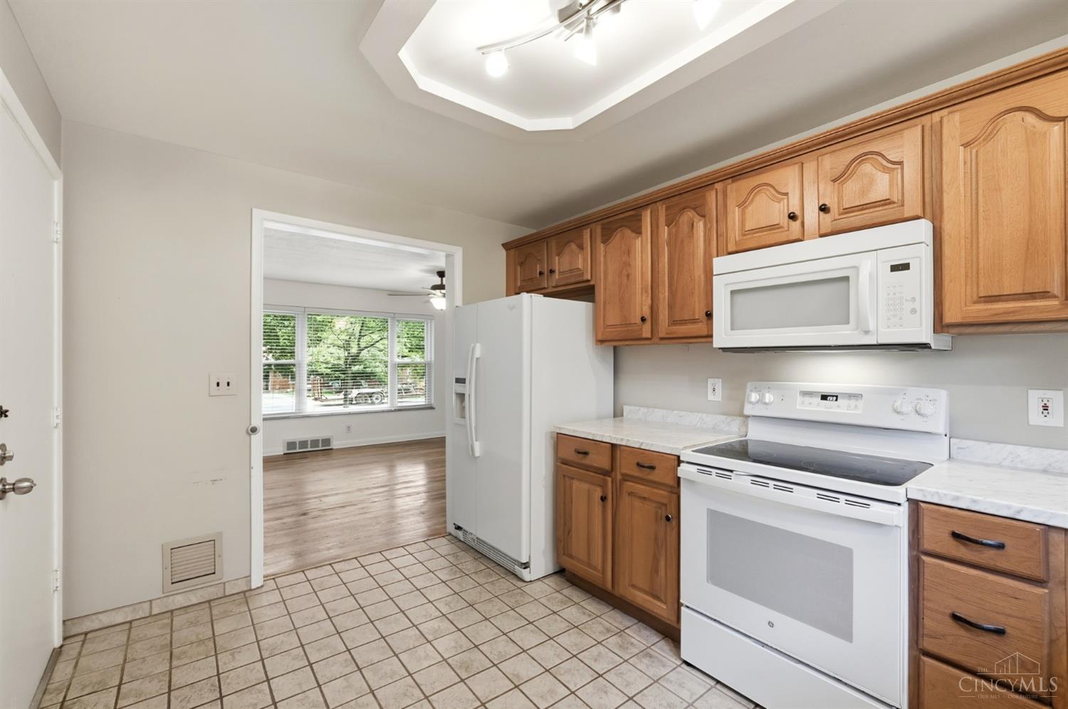 5594 Sunnywoods Lane, Green Twp, OH, 45239 — photo 12