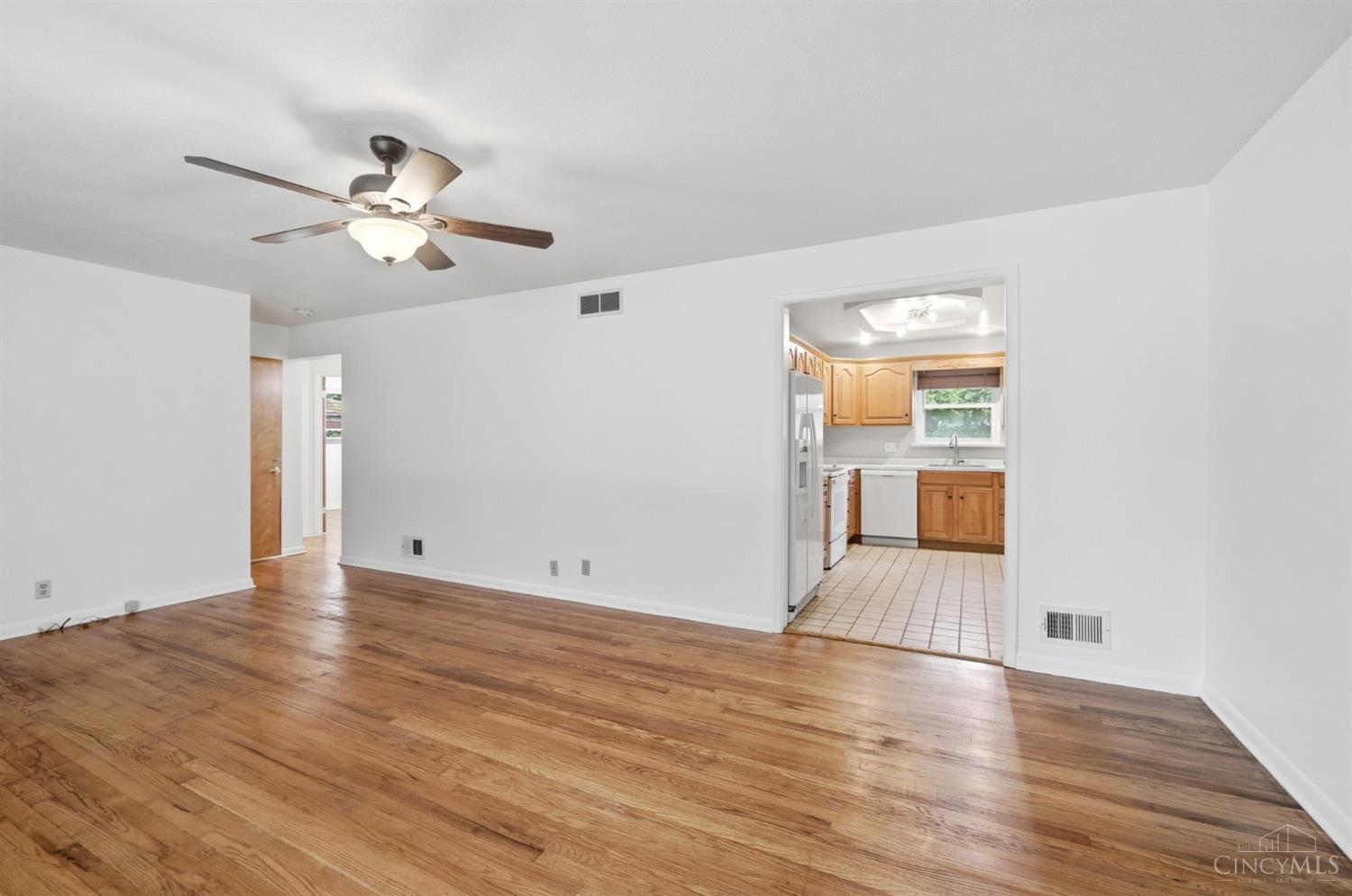 5594 Sunnywoods Lane, Green Twp, OH, 45239 — photo 8