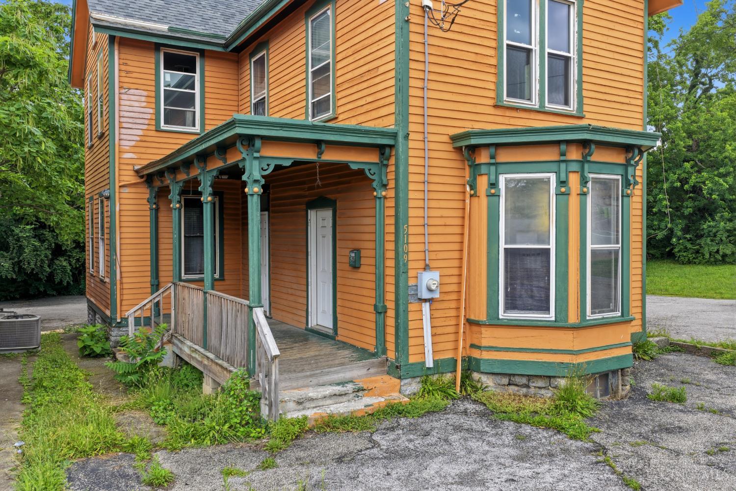 This home — photo 2