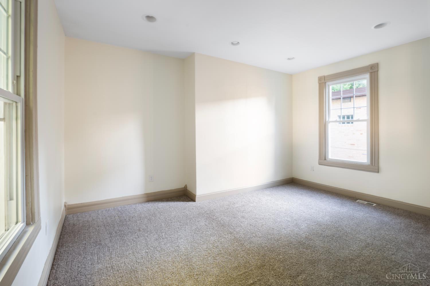 1237 Laidlaw Avenue, Cincinnati, OH, 45237 — photo 23