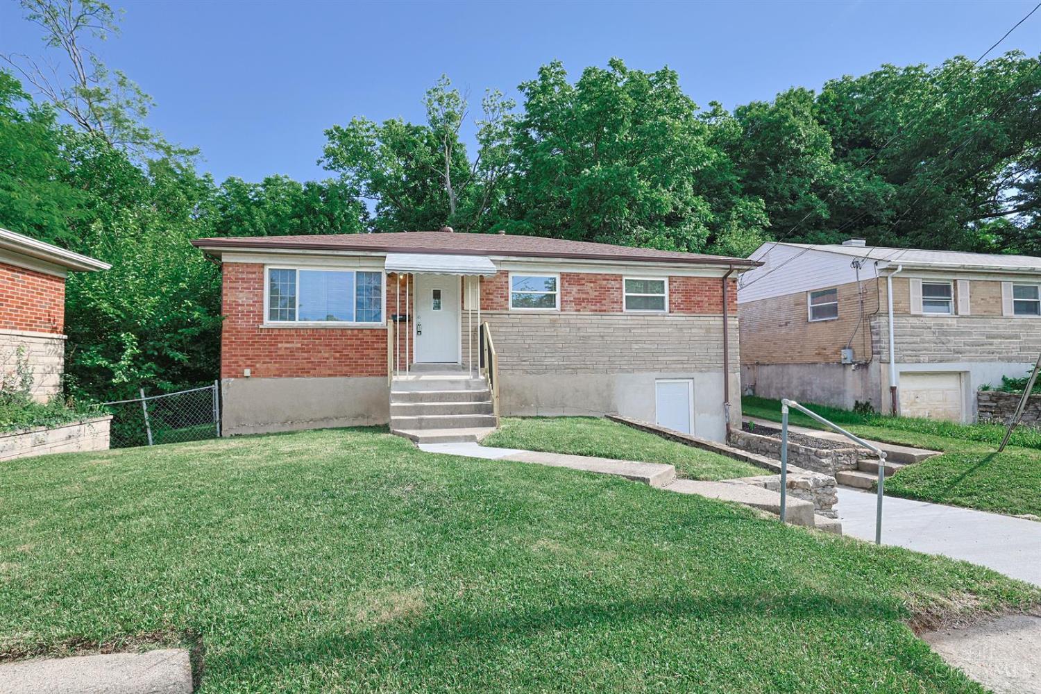 3065 Aquadale Lane, Cincinnati, OH, 45211
