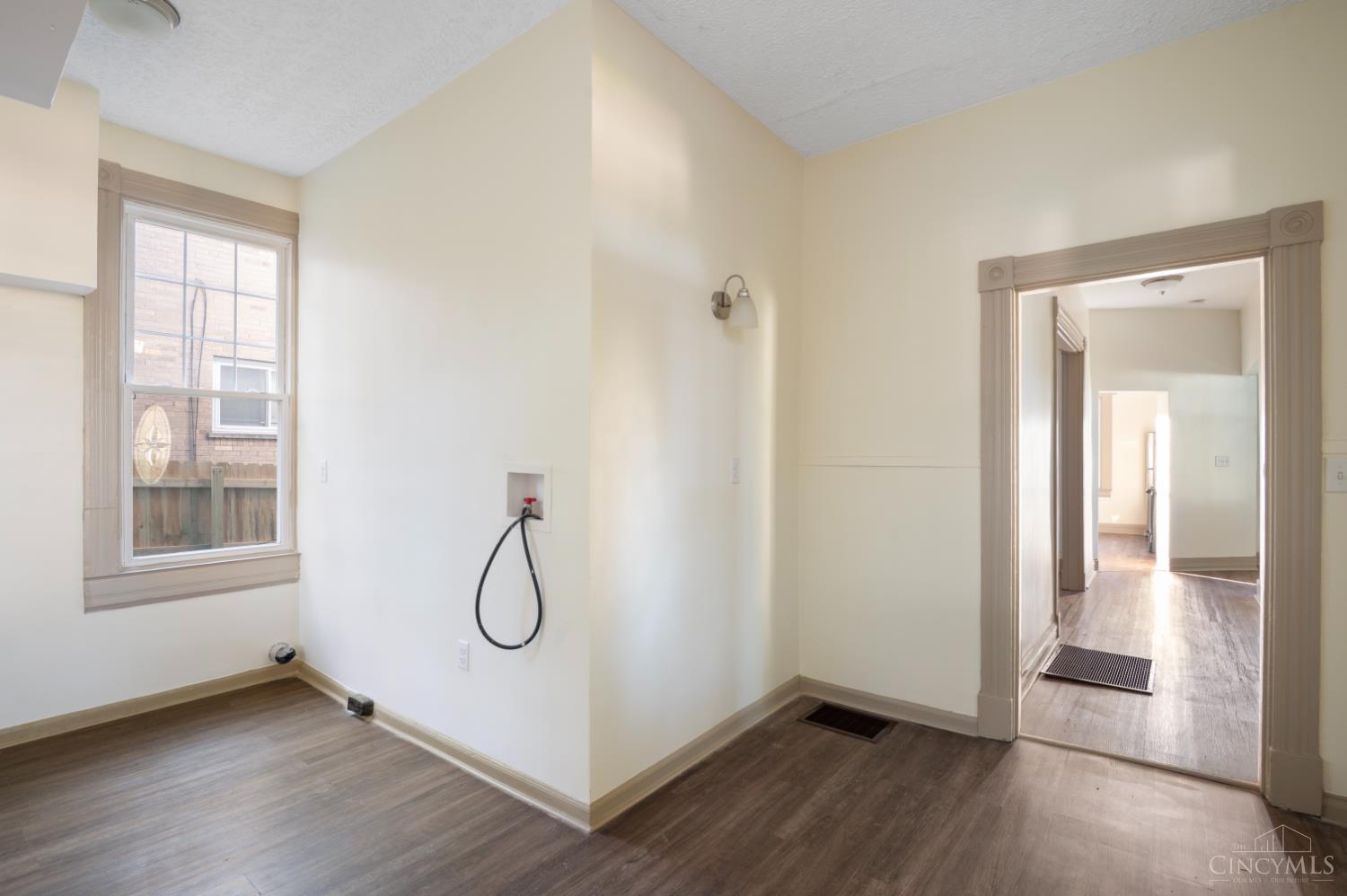 1237 Laidlaw Avenue, Cincinnati, OH, 45237 — photo 24