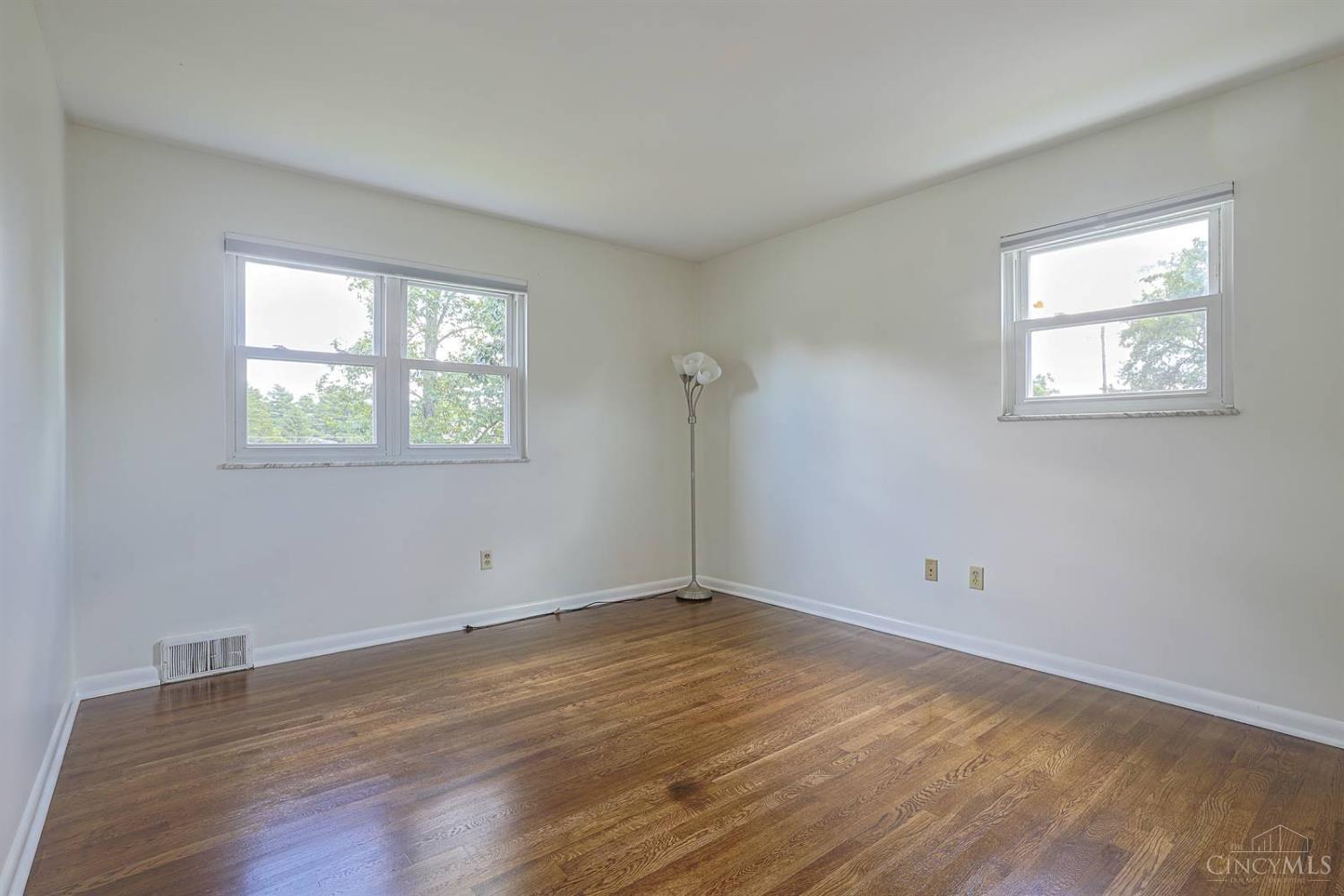 10639 Weil Road, Montgomery, OH, 45249 — photo 35