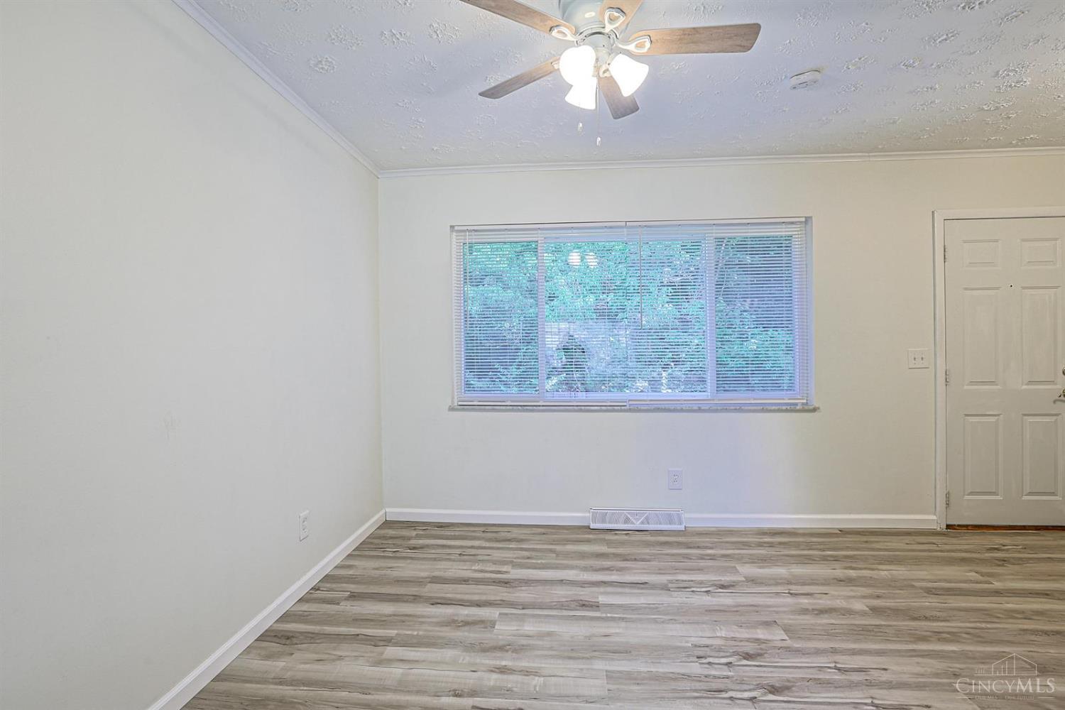 3065 Aquadale Lane, Cincinnati, OH, 45211 — photo 8