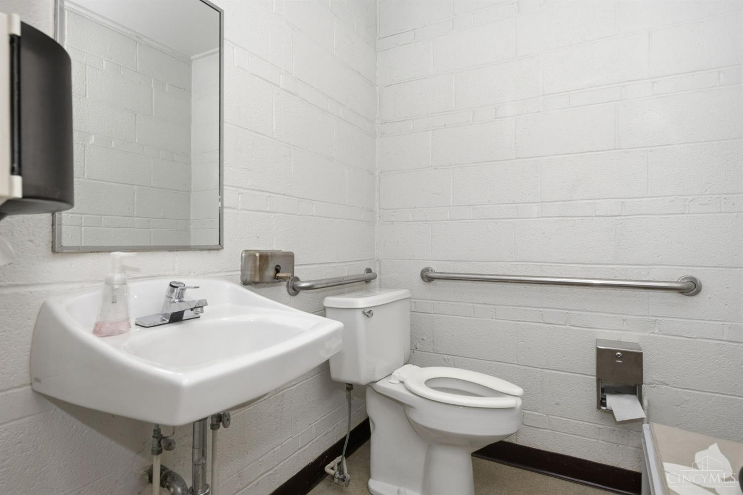 5545 Madison Road, Cincinnati, OH, 45227 — photo 48