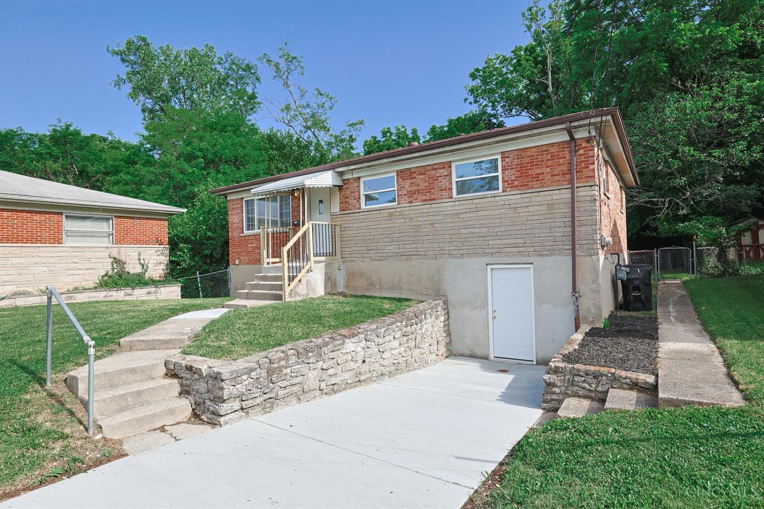 3065 Aquadale Lane, Cincinnati, OH, 45211 — photo 2