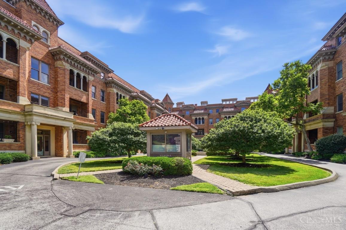 Homes for sale in Cincinnati, OH | 2356 Park Ave, Cincinnati, OH 45206