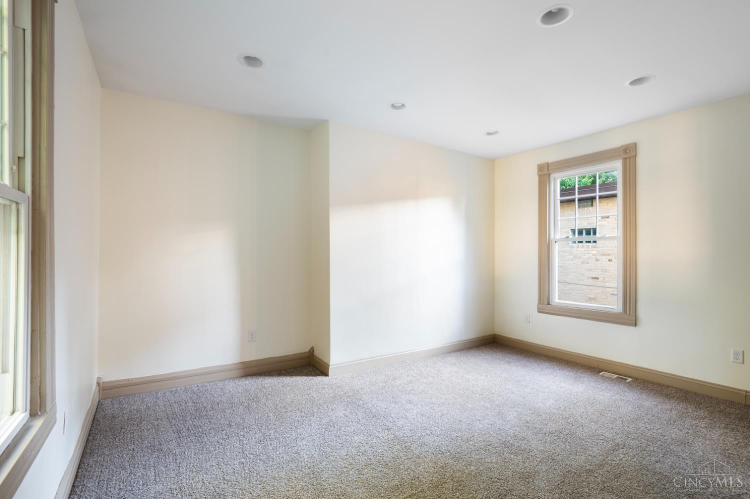 1237 Laidlaw Avenue, Cincinnati, OH, 45237 — photo 16