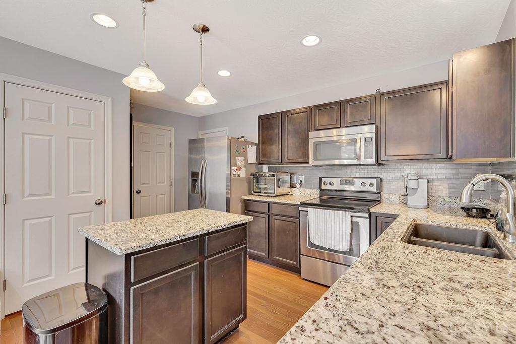 Homes for sale in New Richmond, OH | 126 Regatta Dr, New Richmond, OH 45157 | MLS# 1883622